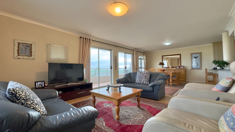 4 Bedroom Property for Sale in Greenways Golf Estate Western Cape